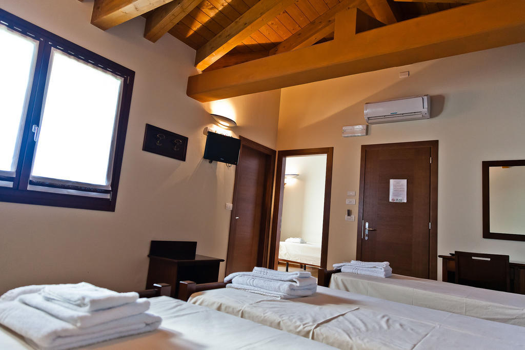 Palazzolo dello Stella Agriturismo Olistella חדר תמונה