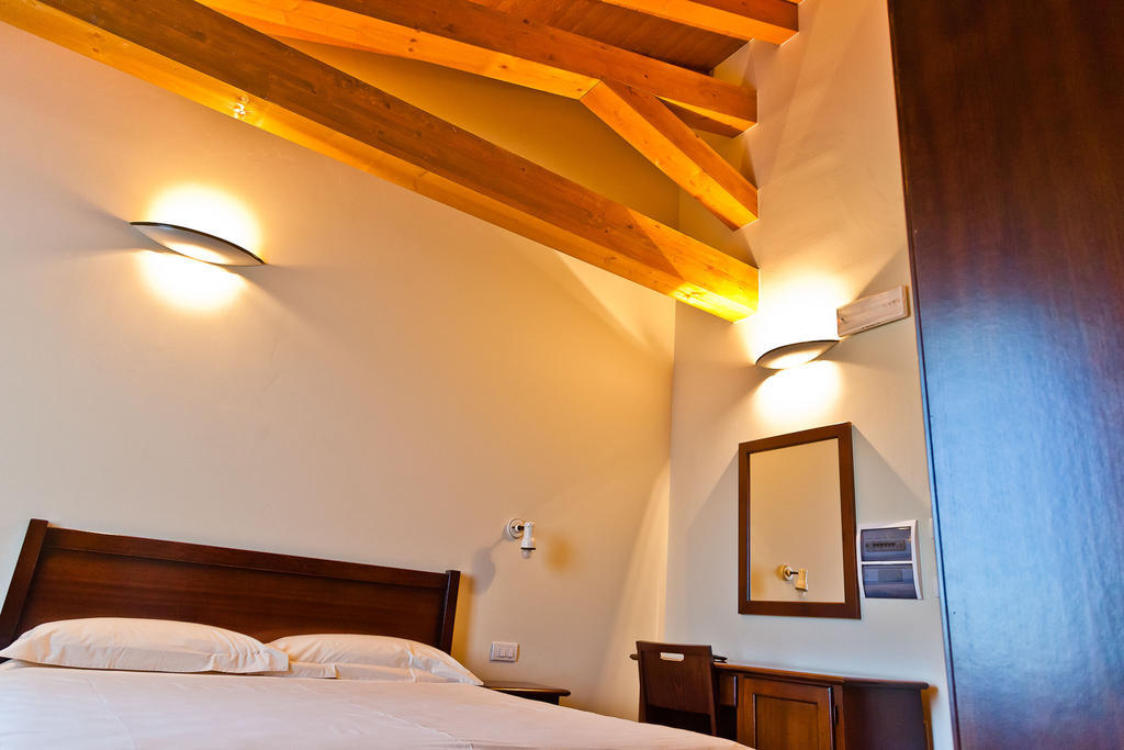 Palazzolo dello Stella Agriturismo Olistella חדר תמונה